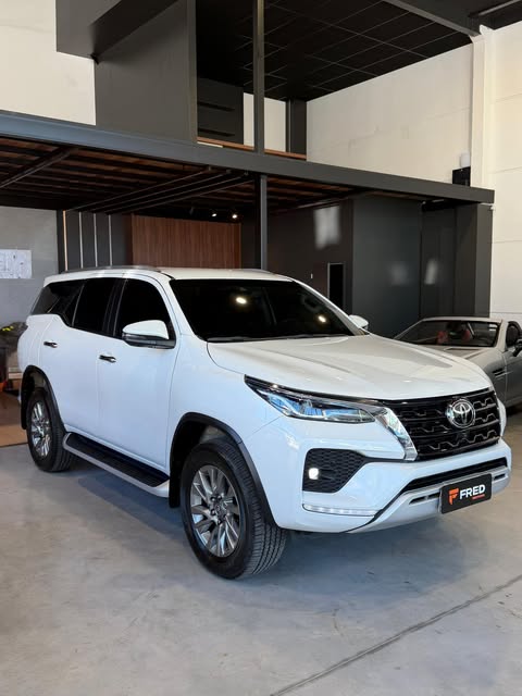 TOYOTA HILUX SW4 SRX - Imagem 4