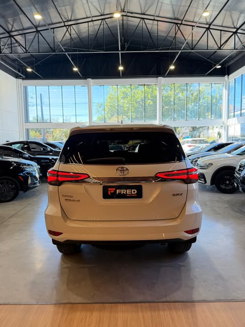 TOYOTA HILUX SW4 SRX - Imagem 8