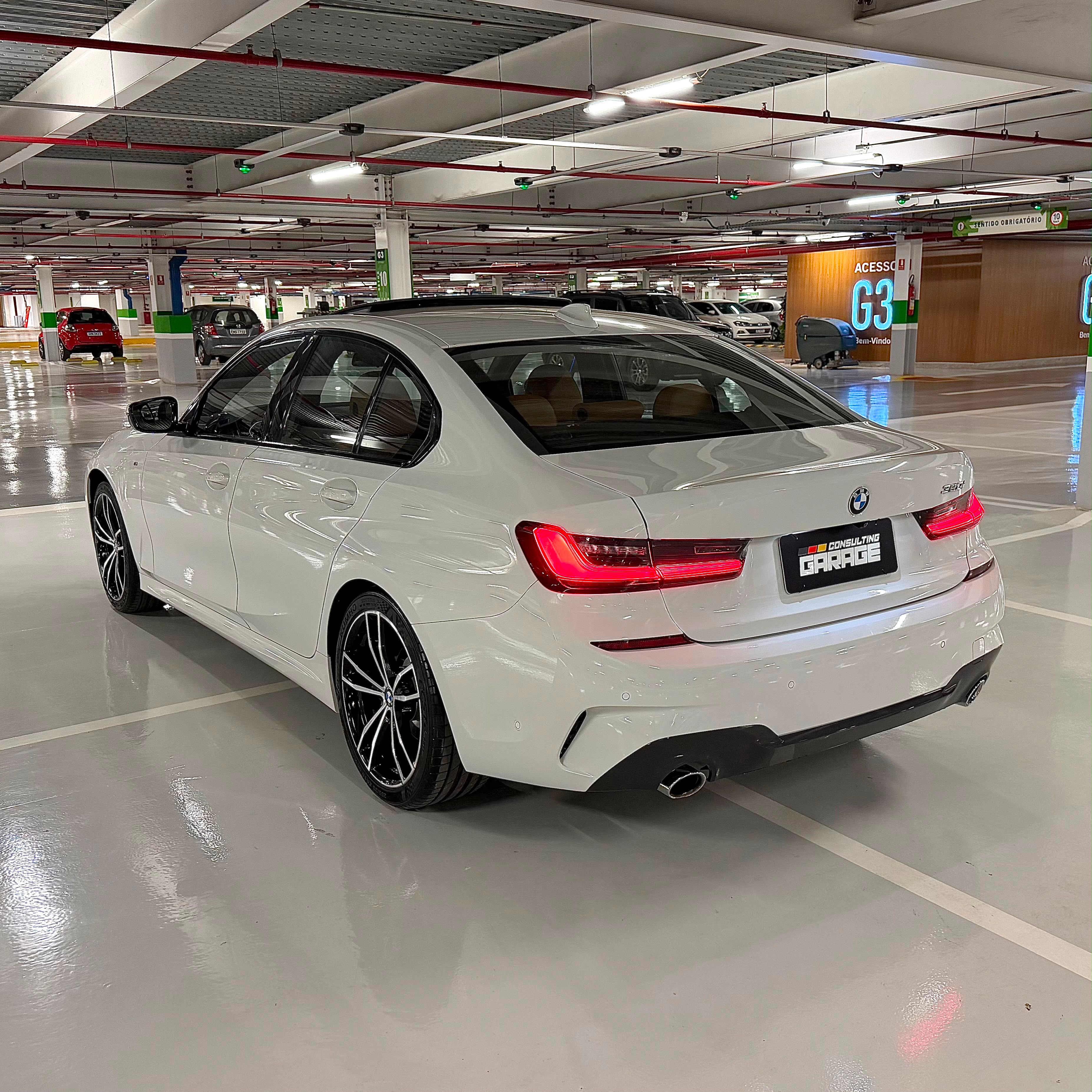 BMW 320I M SPORT - Imagem 3