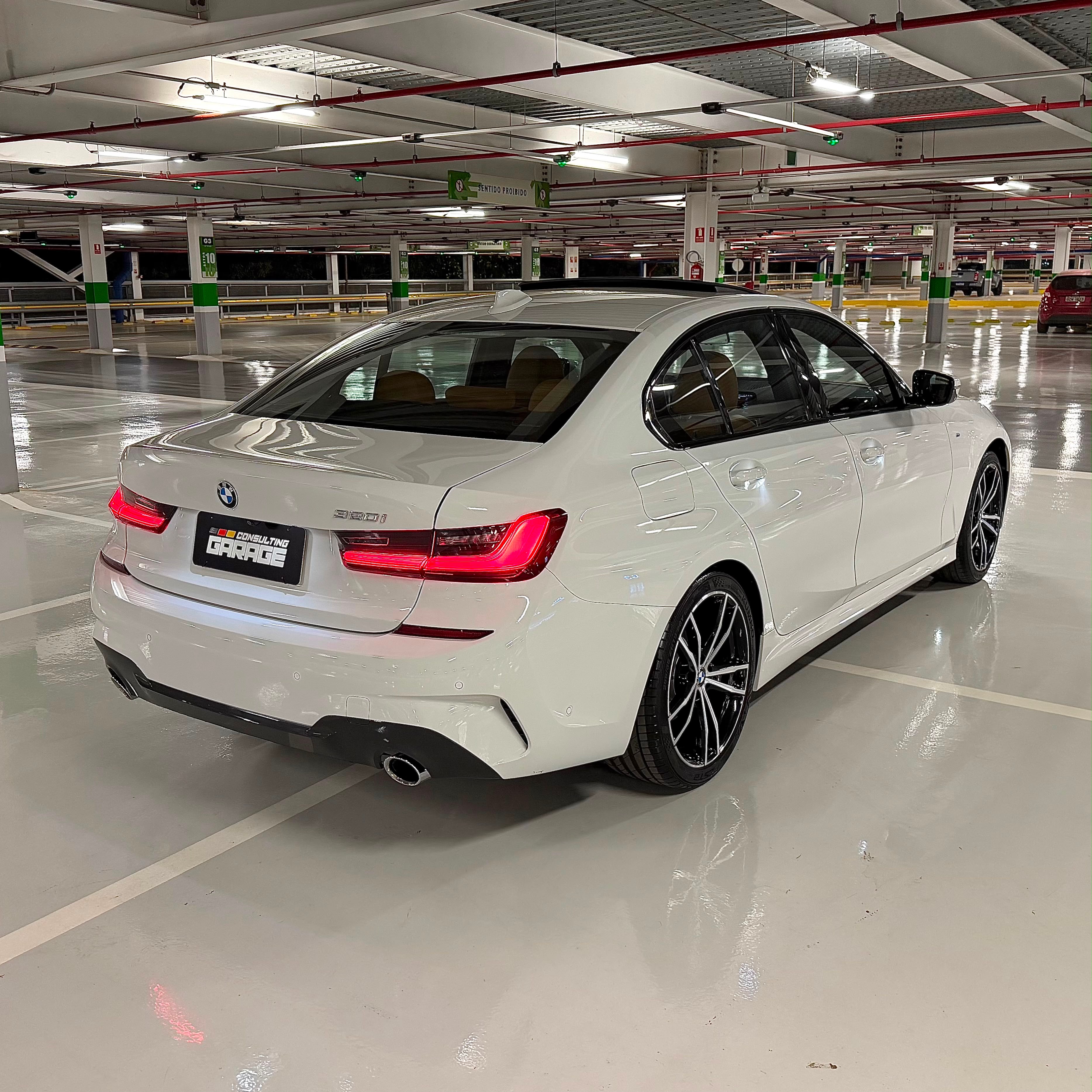 BMW 320I M SPORT - Imagem 4