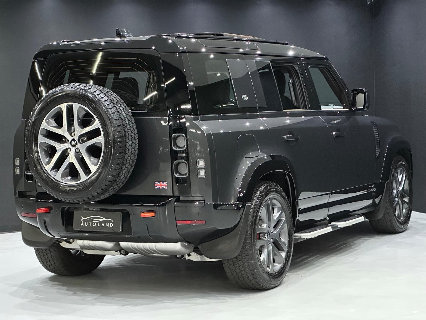 LAND ROVER DEFENDER 3.0 D300 TURBO DIESEL MHEV 110 X AWD AUTOMÁTICO - Imagem 4