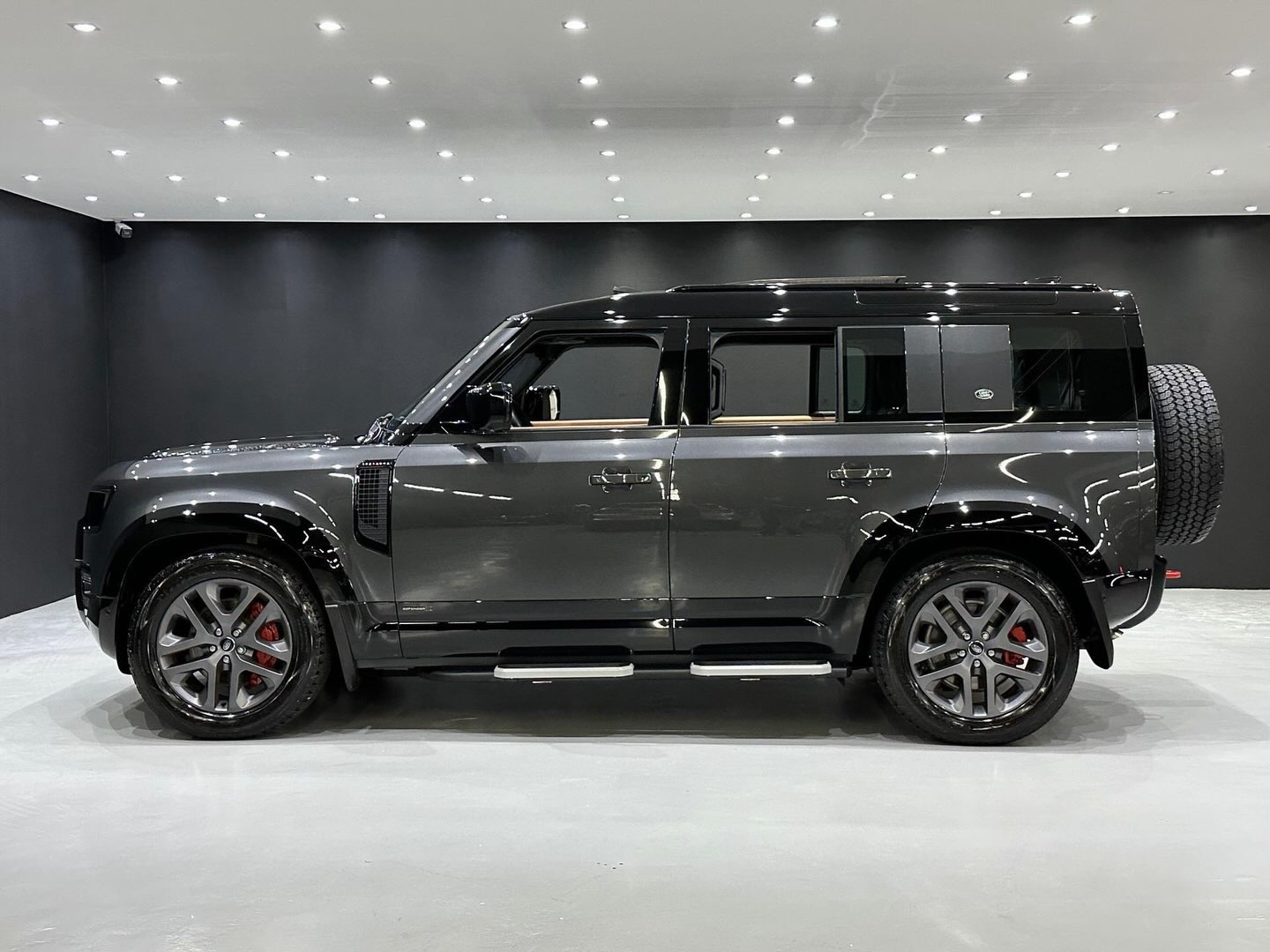 LAND ROVER DEFENDER 3.0 D300 TURBO DIESEL MHEV 110 X AWD AUTOMÁTICO - Imagem 10