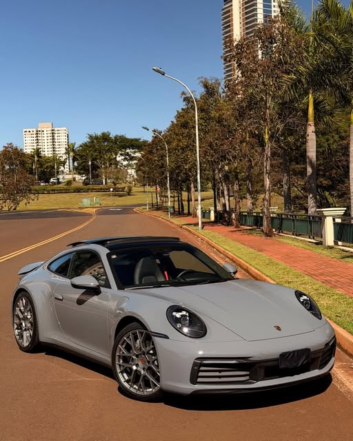 PORSCHE 911 CARRERA - Imagem 1