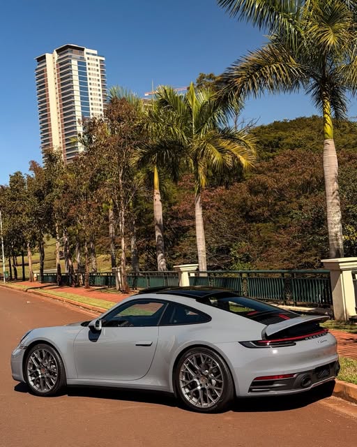 PORSCHE 911 CARRERA - Imagem 11