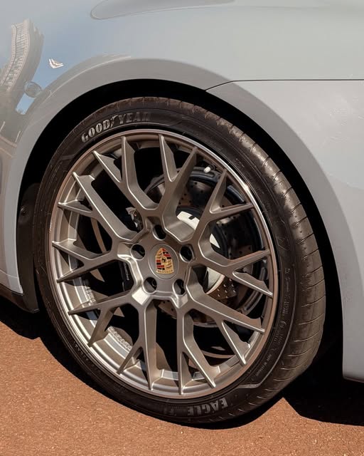 PORSCHE 911 CARRERA - Imagem 12