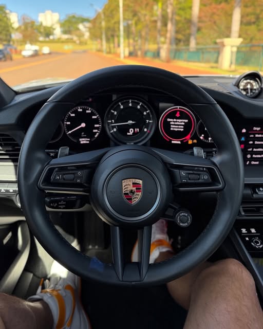 PORSCHE 911 CARRERA - Imagem 4