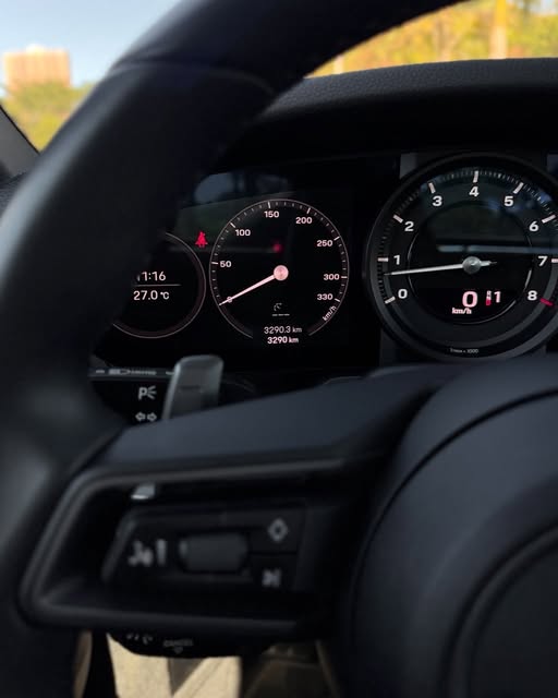 PORSCHE 911 CARRERA - Imagem 5