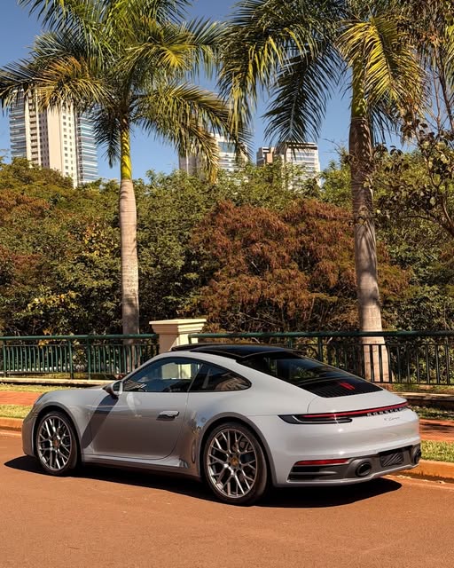 PORSCHE 911 CARRERA - Imagem 7