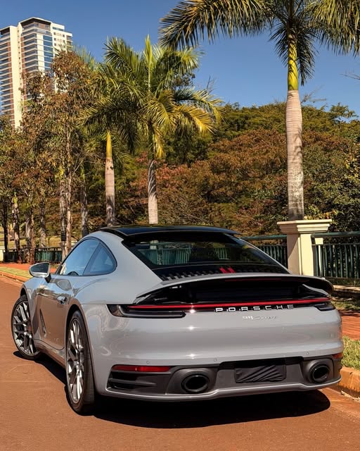 PORSCHE 911 CARRERA - Imagem 8