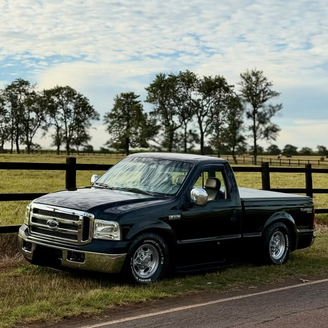 FORD F-250 XLT-L - Imagem 1