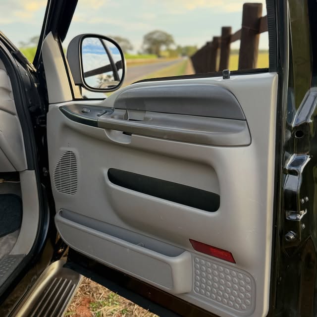 FORD F-250 XLT-L - Imagem 14
