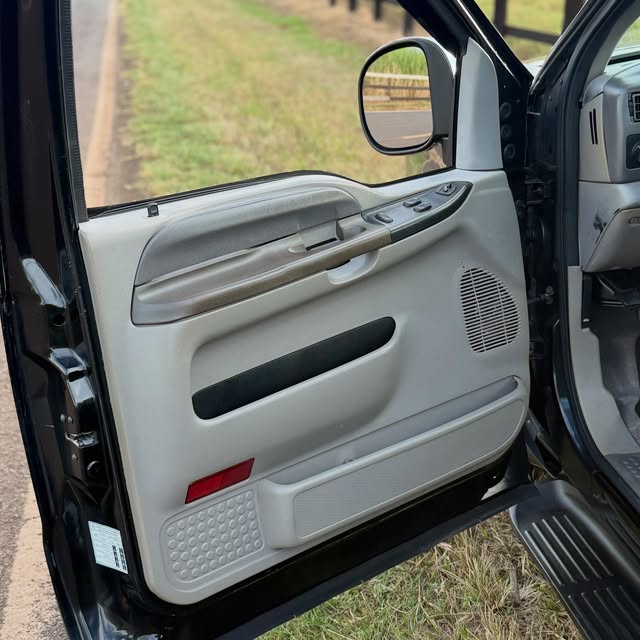 FORD F-250 XLT-L - Imagem 15