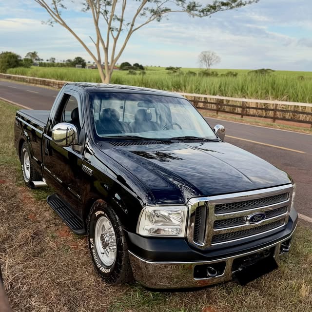 FORD F-250 XLT-L - Imagem 3