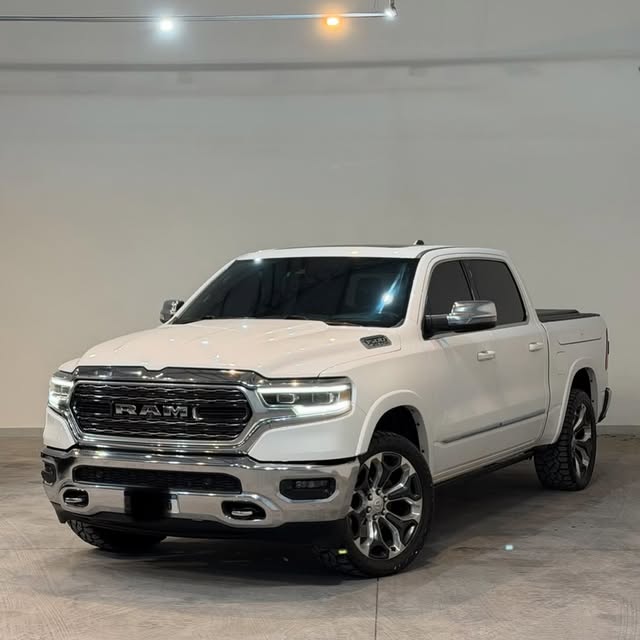 RAM 1500 LIMITED - Imagem 1