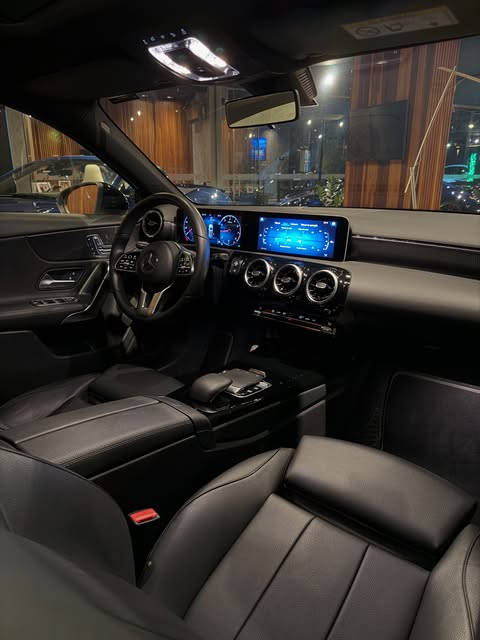 MERCEDES-BENZ A250 VISION - Imagem 12