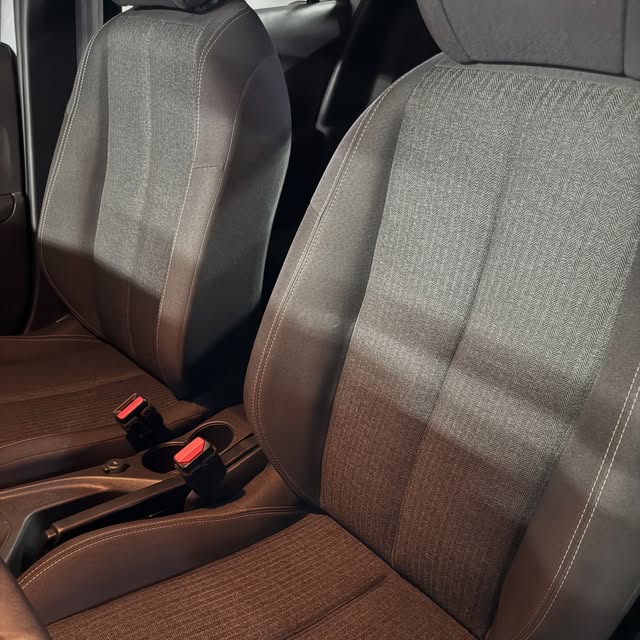 PEUGEOT 208 ACTIVE - Imagem 8