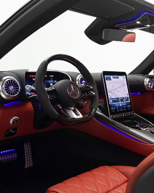 MERCEDES-BENZ SL63 AMG E-PERFORMANCE - Imagem 4