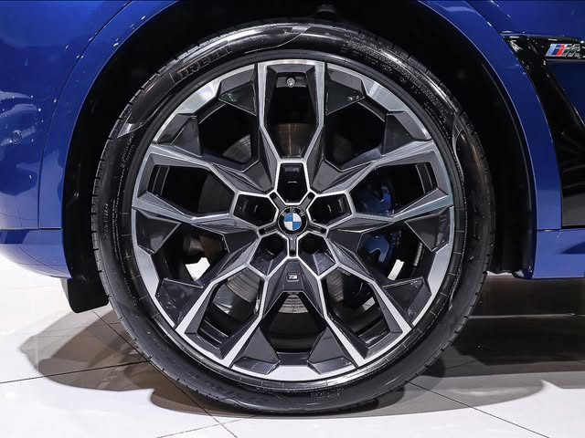 BMW X7 M60I - Imagem 5