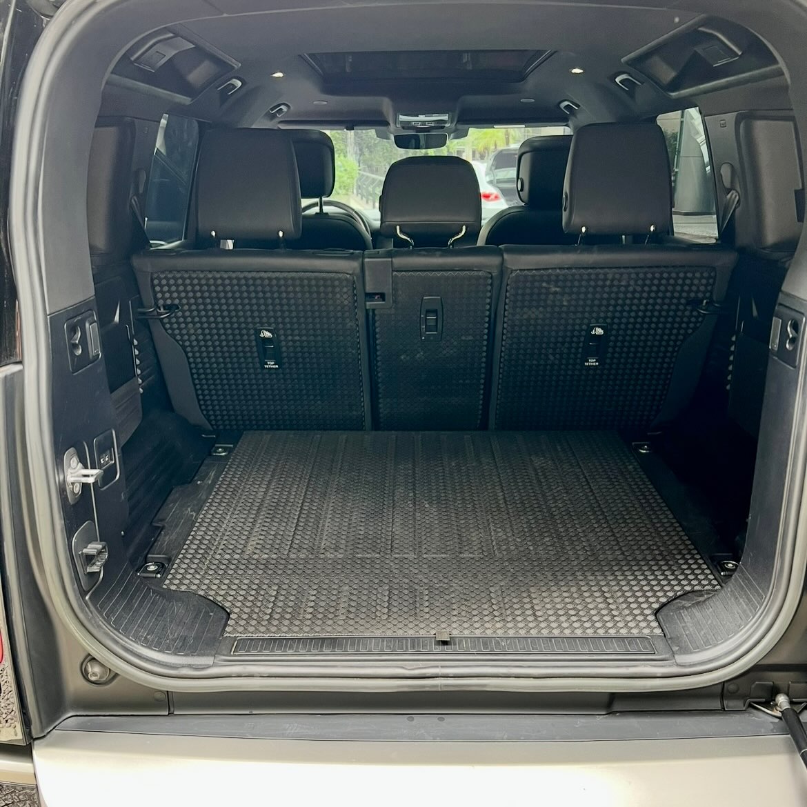 LAND ROVER DEFENDER HSE X-DYNAMIC MHEV - Imagem 9