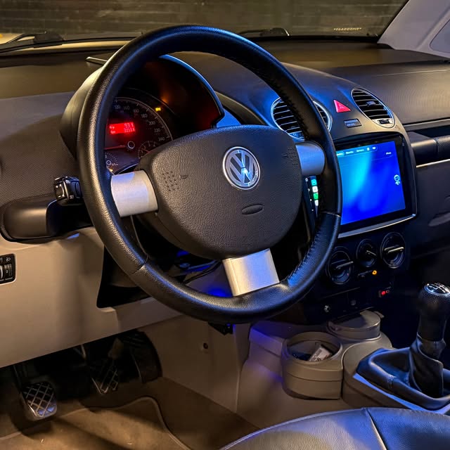 VOLKSWAGEN NEW BEETLE - Imagem 6