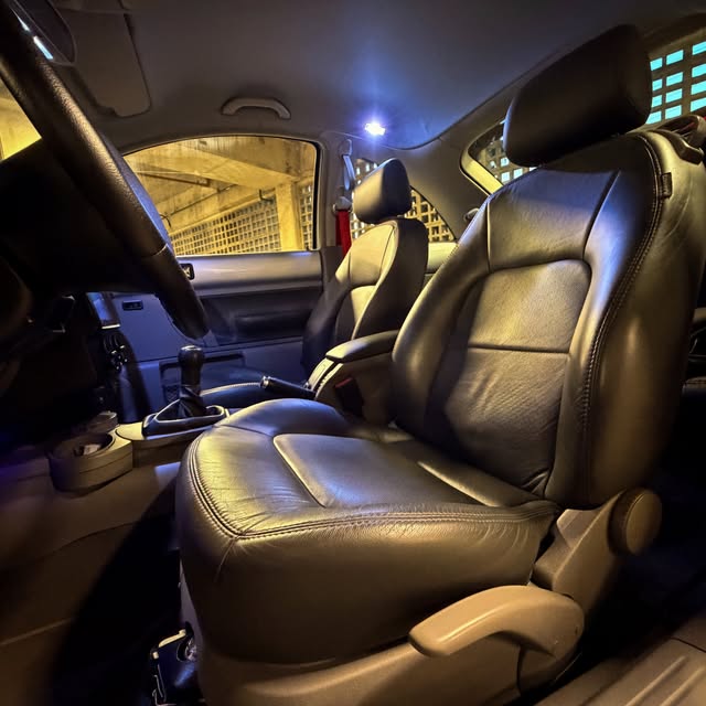 VOLKSWAGEN NEW BEETLE - Imagem 7