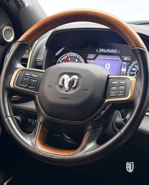 RAM 3500 LIMITED LONG HORN - Imagem 12