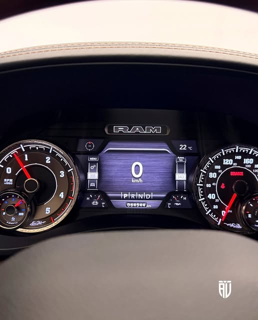 RAM 3500 LIMITED LONG HORN - Imagem 13