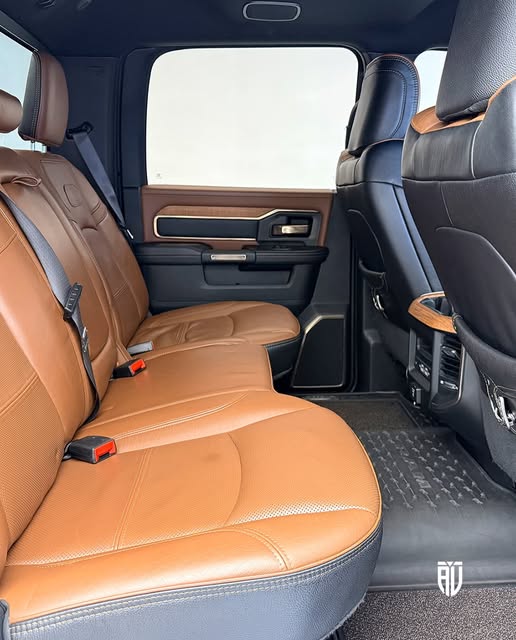 RAM 3500 LIMITED LONG HORN - Imagem 14