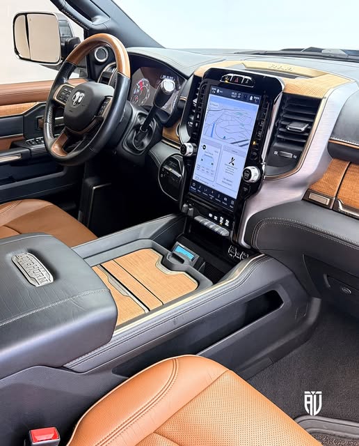 RAM 3500 LIMITED LONG HORN - Imagem 7