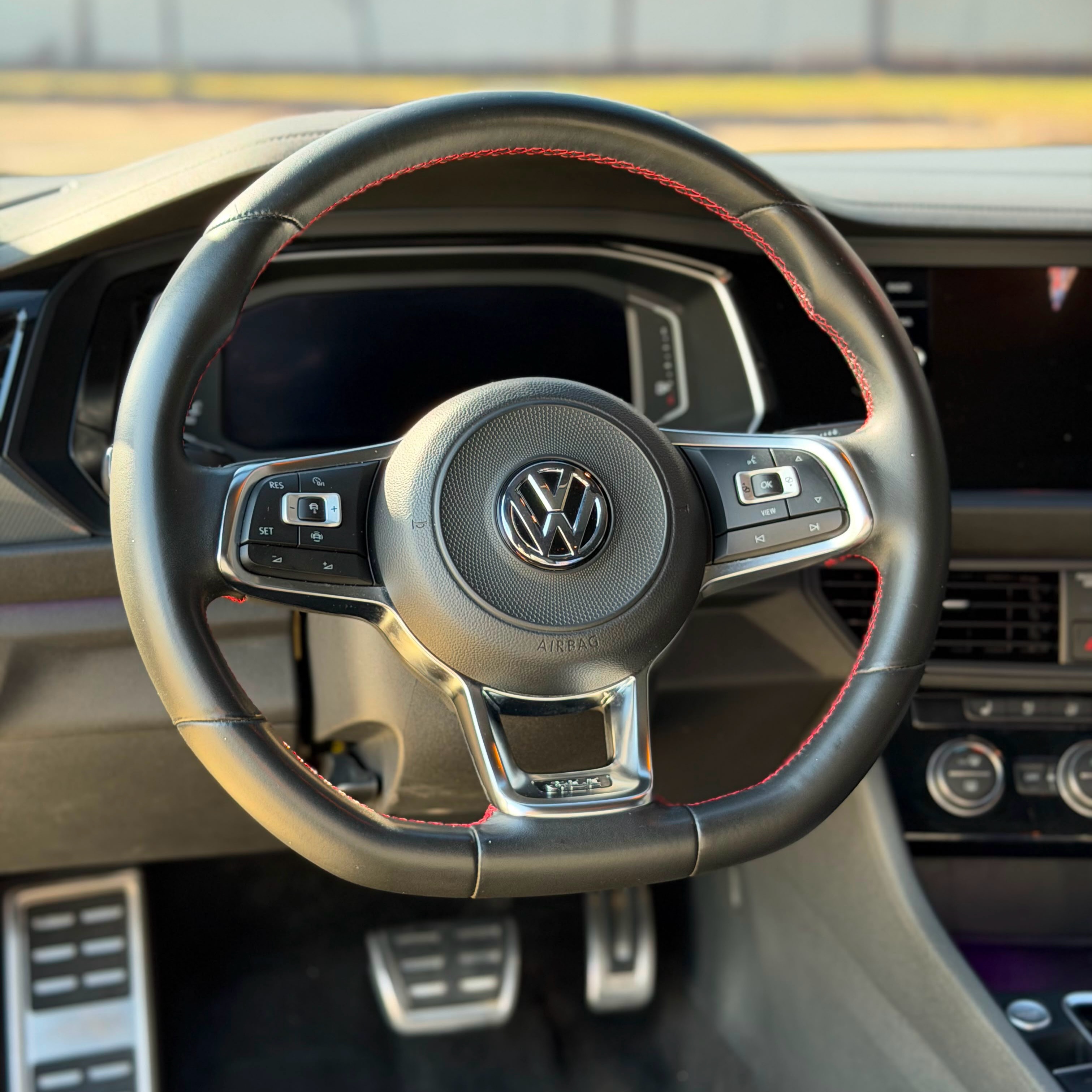 VOLKSWAGEN JETTA GLI - Imagem 8