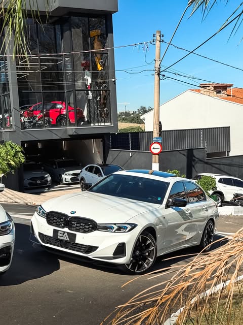 BMW 320I M SPORT - Imagem 3