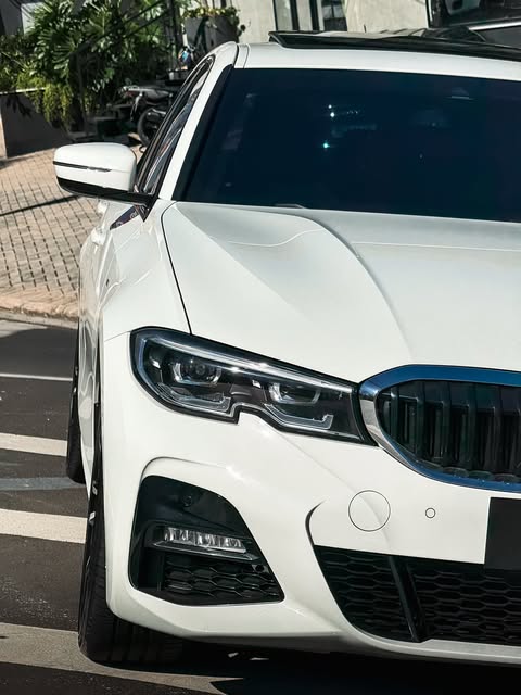 BMW 320I M SPORT - Imagem 7
