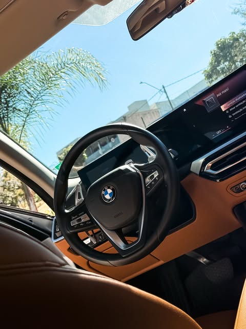BMW 320I M SPORT - Imagem 10