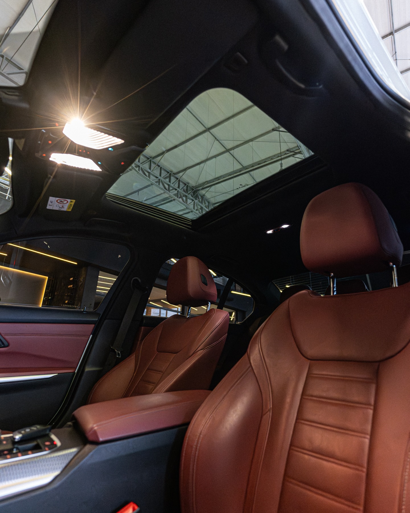 BMW 320I M SPORT - Imagem 7
