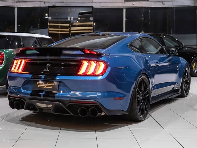 FORD MUSTANG SHELBY GT500 - Imagem 3