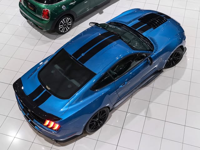 FORD MUSTANG SHELBY GT500 - Imagem 4