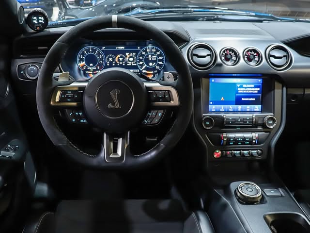 FORD MUSTANG SHELBY GT500 - Imagem 8