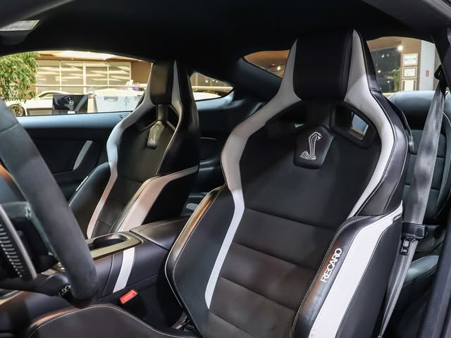 FORD MUSTANG SHELBY GT500 - Imagem 9