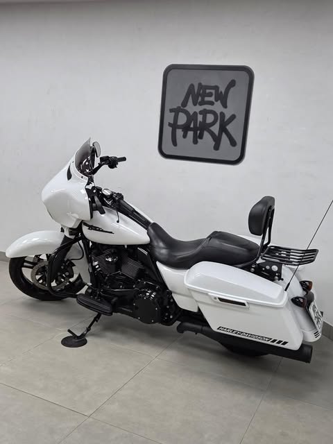 HARLEY-DAVIDSON STREET GLIDE SPECIAL - Imagem 13