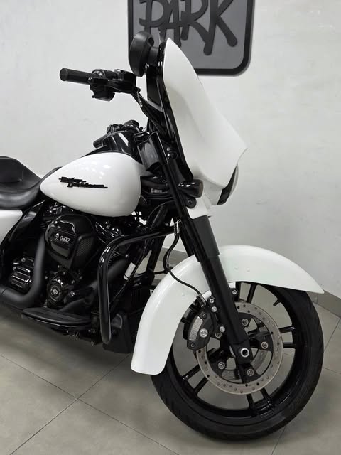 HARLEY-DAVIDSON STREET GLIDE SPECIAL - Imagem 4