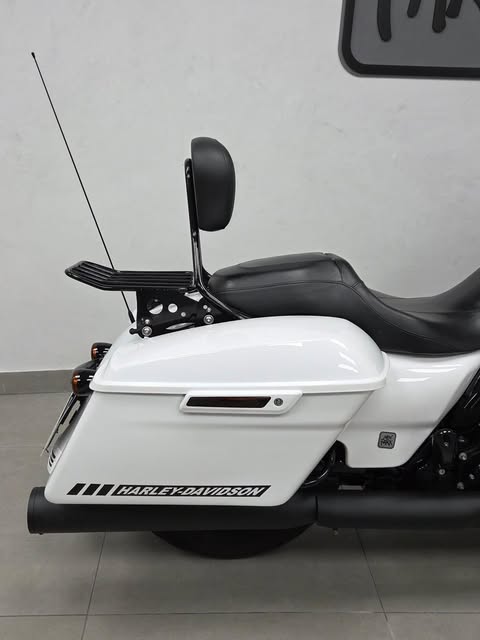 HARLEY-DAVIDSON STREET GLIDE SPECIAL - Imagem 7