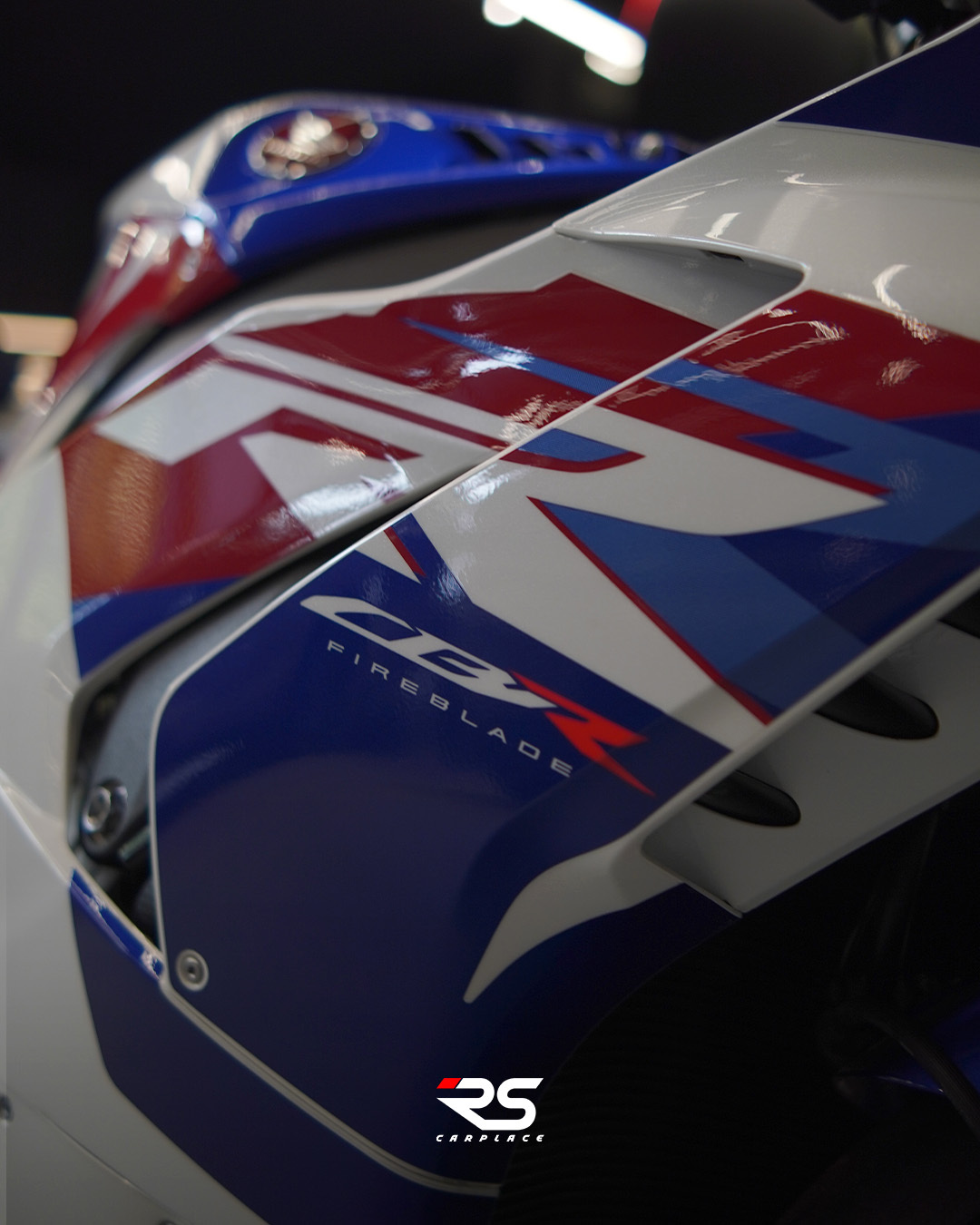 HONDA CBR1000RR FIREBLADE SPECIAL 30TH ANNIVERSARY EDITION - Imagem 6