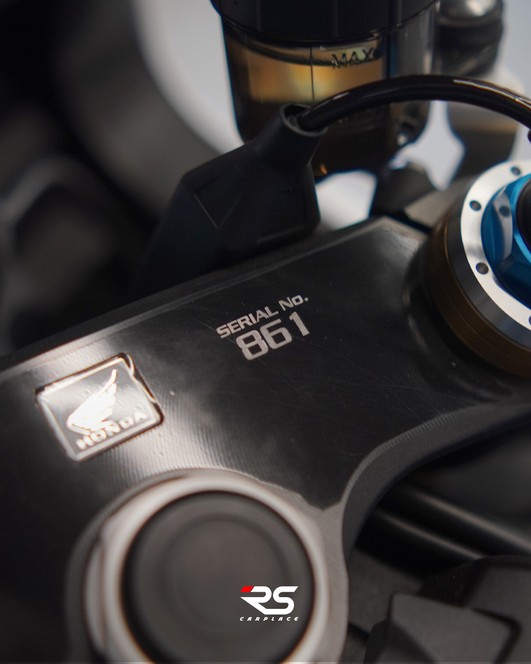 HONDA CBR1000RR FIREBLADE SPECIAL 30TH ANNIVERSARY EDITION - Imagem 9