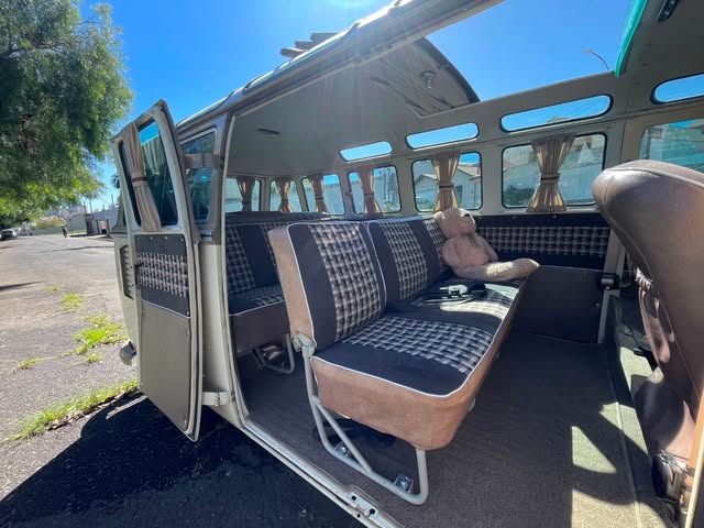 VOLKSWAGEN KOMBI CORUJINHA - Imagem 9