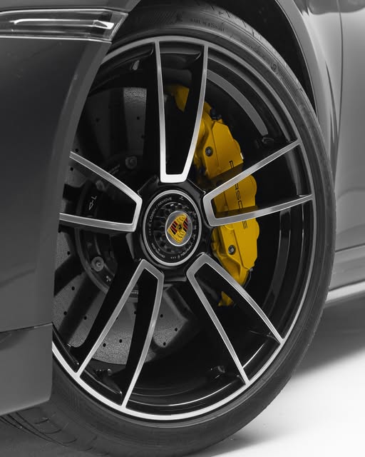 PORSCHE 911 TURBO S CABRIOLET - Imagem 6
