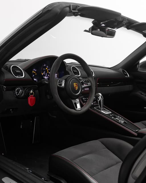 PORSCHE 718 SPYDER - Imagem 4