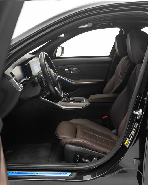 BMW 330E M SPORT - Imagem 4