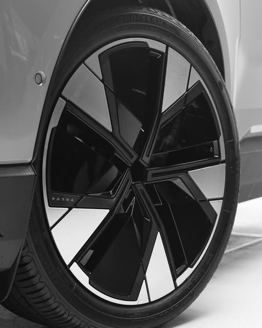 VOLVO EX30 E60 ULTRA - Imagem 6