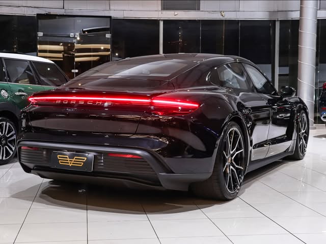 PORSCHE TAYCAN 4S - Imagem 3