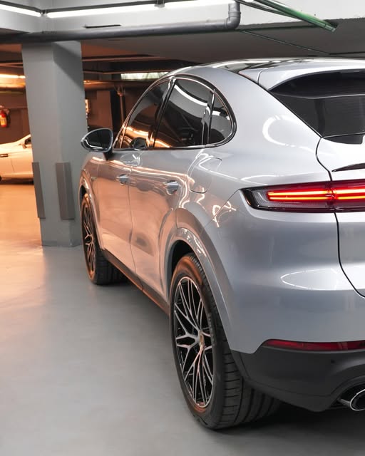 PORSCHE CAYENNE E-HYBRID COUPÉ AWD TIPTRONIC S - Imagem 6